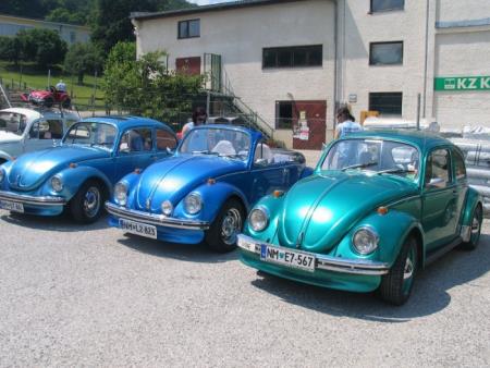 Razstava starodobnih vozil in vožnja po občini 12